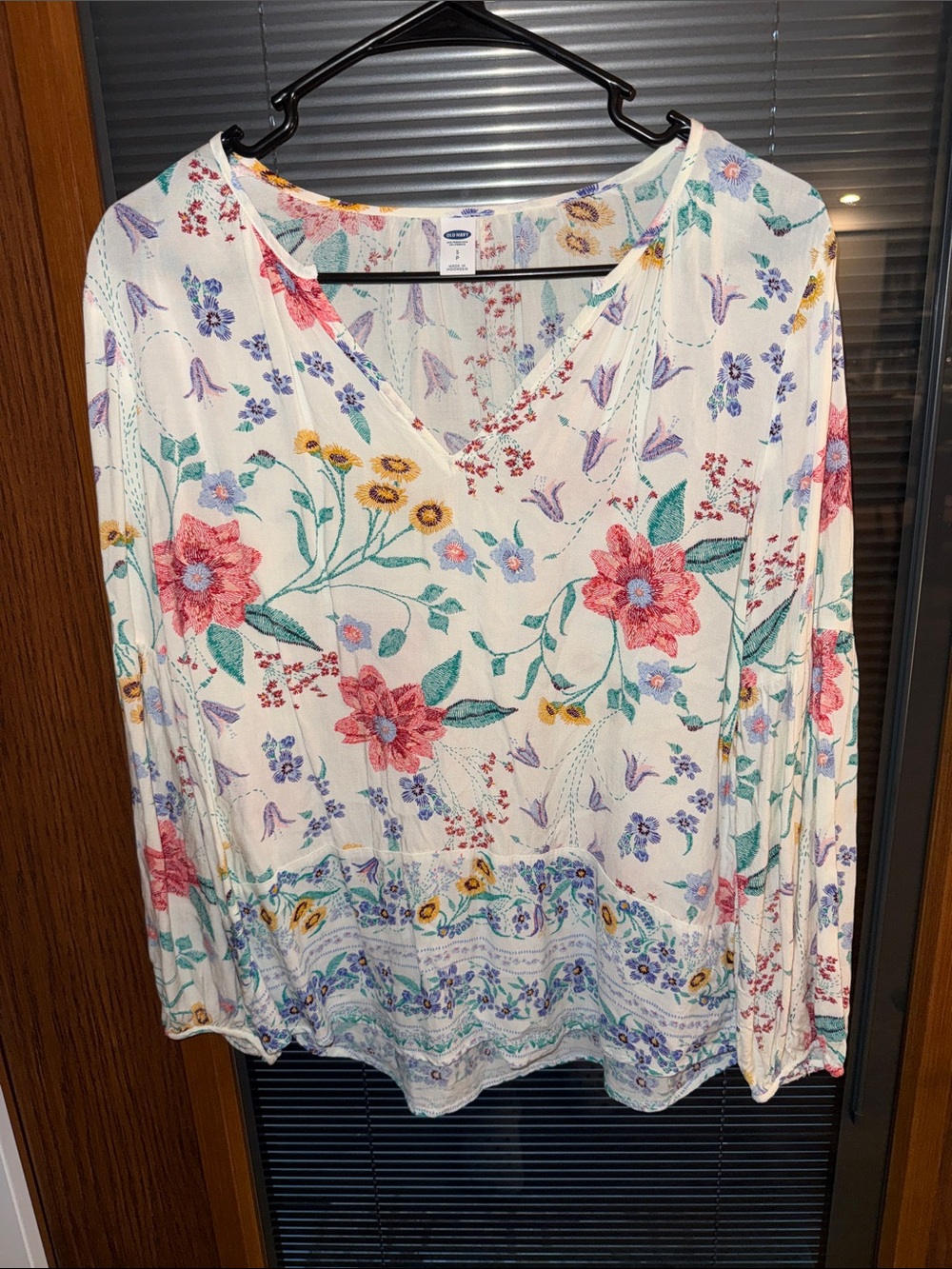 Old Navy White Long-Sleeve V-Neck Top with Floral Print